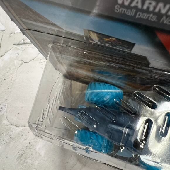 NEW Monster Jam MEGALODON Vs HOOKED Die Cast Truck 1:64 Double Down Showdown - Picture 5 of 8